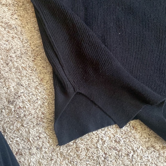 Women’s Oversized Slouchy Quarter Zip Sweater in Black size large - Picture 5 of 6